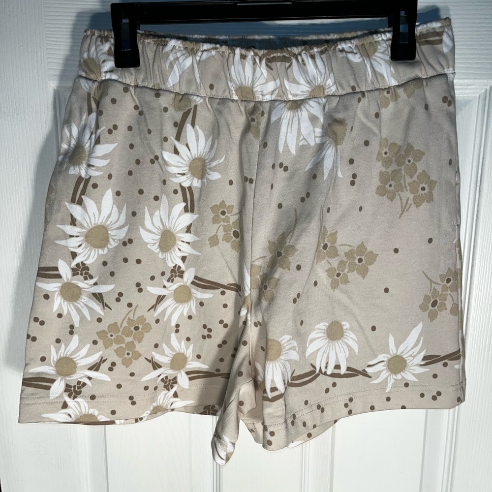 $55 Women’s Nike Garden Party DV9670-104 Loose Fir High Rise Medium Floral